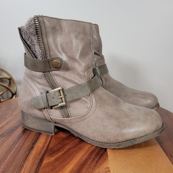 SO Stylish Taupe Ankle Boots Size 9 Vegan With Knit Accents - Picture 3 of 14